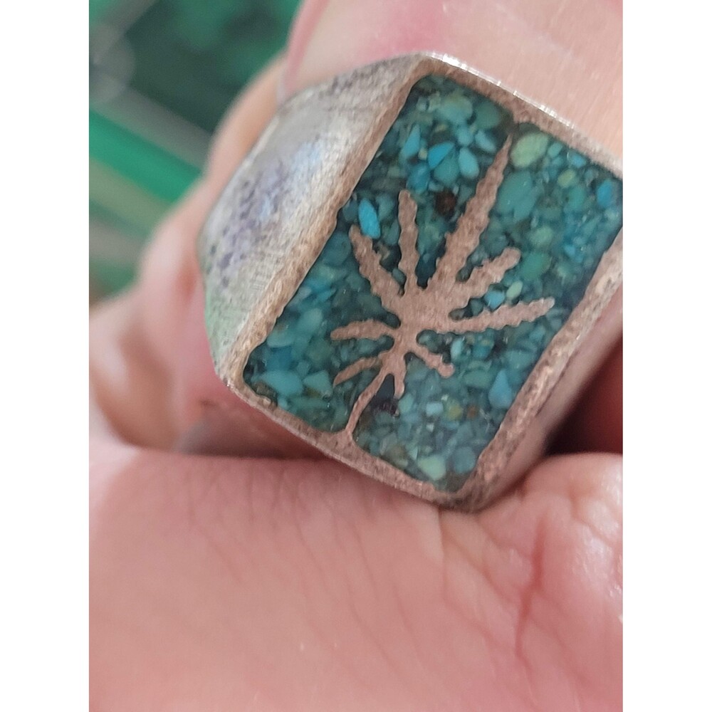 Vintage Ring in Sterling Silver & Blue Green Turquoise Inlaid Marijuana Pot Leaf